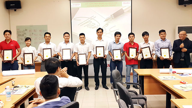 Kỹ năng bán hàng & chăm sóc Khách Hàng chuyên nghiệp - ISUZU (29 & 30.09.2014)